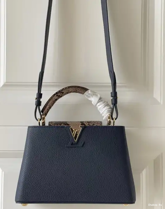 LOUIS BB CAPUCINES VUITTON 0522